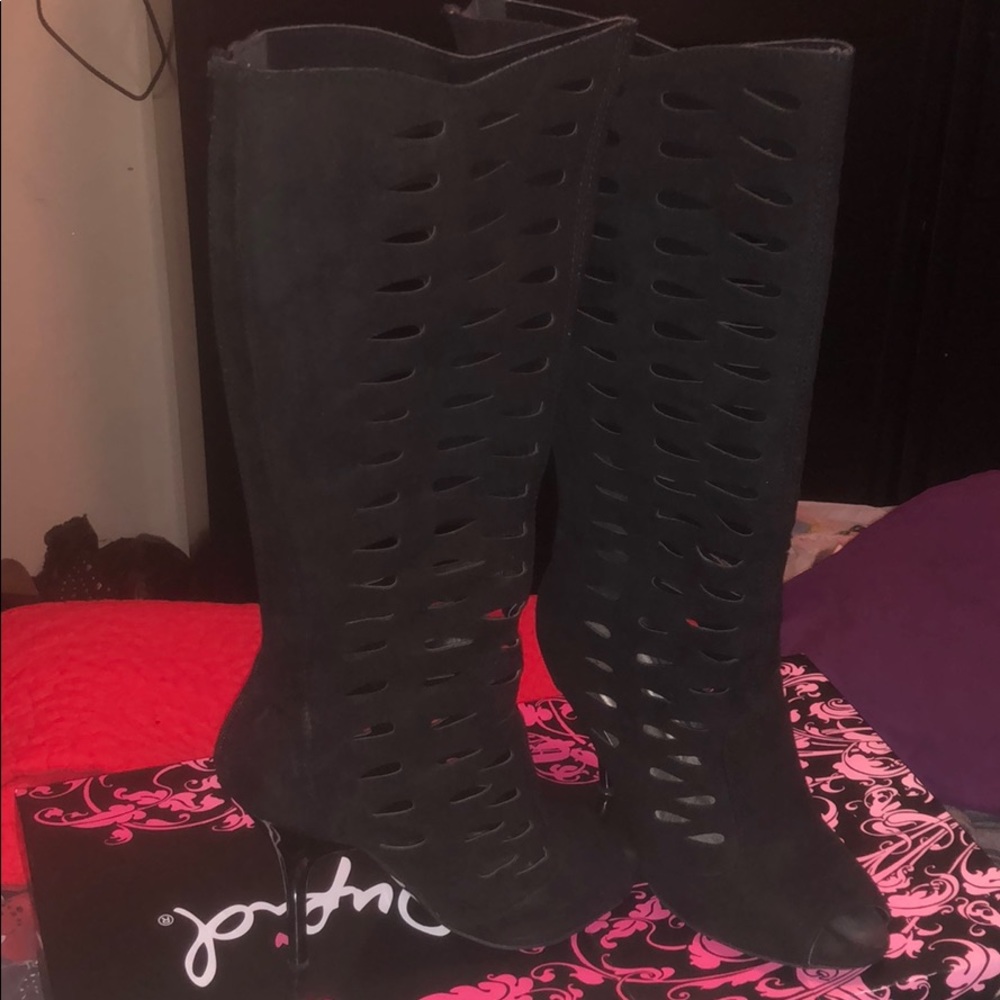 Mid calf slit boots